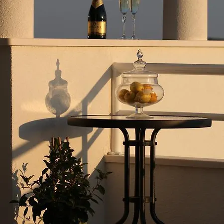 Bili Dvori * Rogoznica