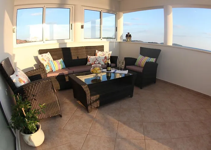 Bili Dvori Rogoznica (Sibenik-Knin)